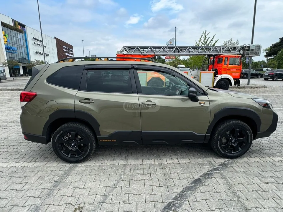Subaru Forester Premium 4dr All-Wheel Drive CV 2023 — миниатюра 2