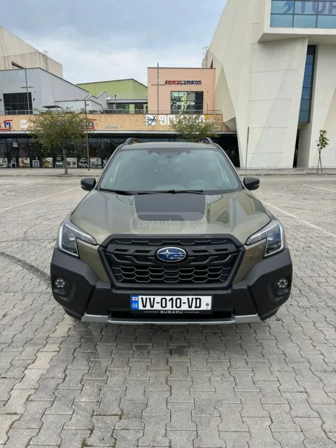 Subaru Forester Premium 4dr All-Wheel Drive CV 2023 — фото 1, купить с доставкой в Москву