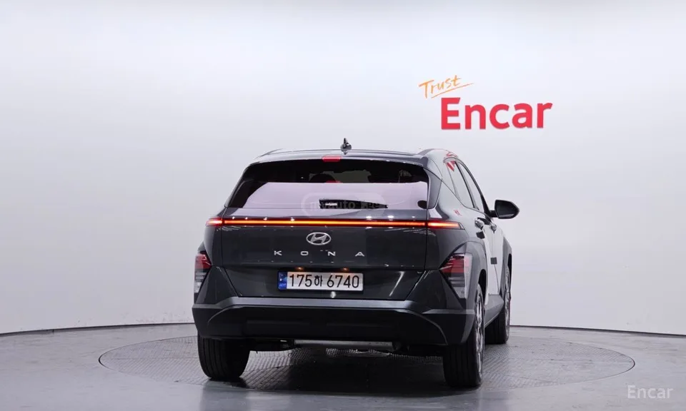 Hyundai kona Base 4dr Front-Wheel Drive Aut 2023 — миниатюра 4