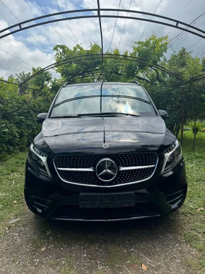 Mercedes-Benz V 300 2023 — миниатюра 5