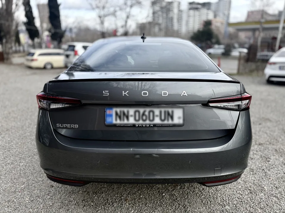 Skoda Superb 2025 — миниатюра 2