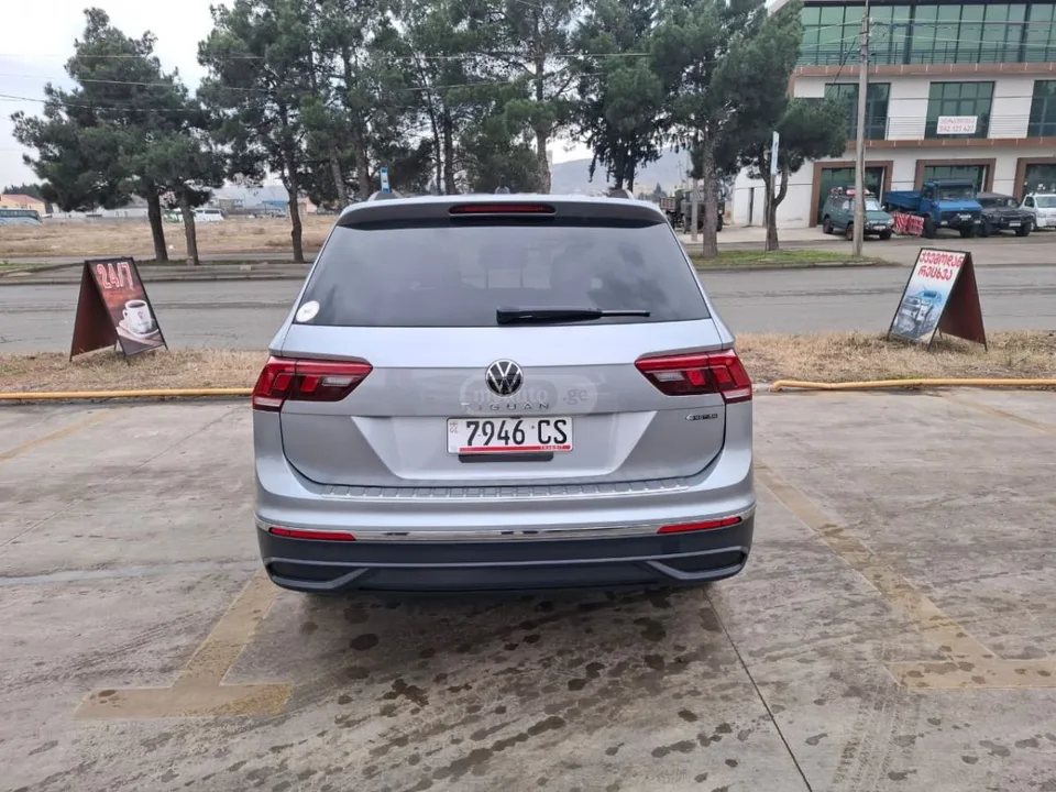 Volkswagen Tiguan 2023 — миниатюра 2