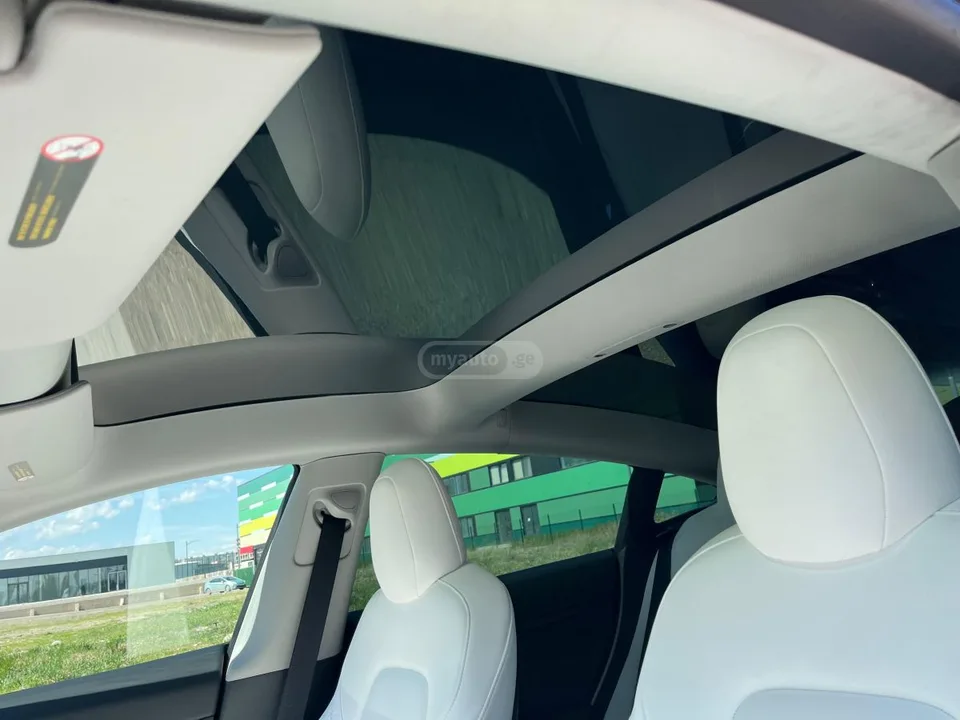 Tesla Model 3 2022 — миниатюра 5