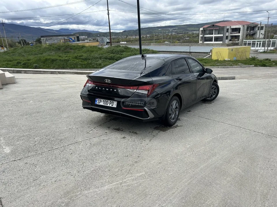Hyundai Elantra 2024 — миниатюра 2