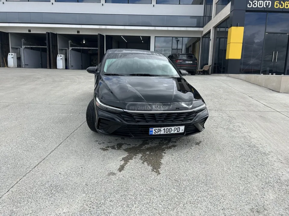 Hyundai Elantra 2024 — миниатюра 3