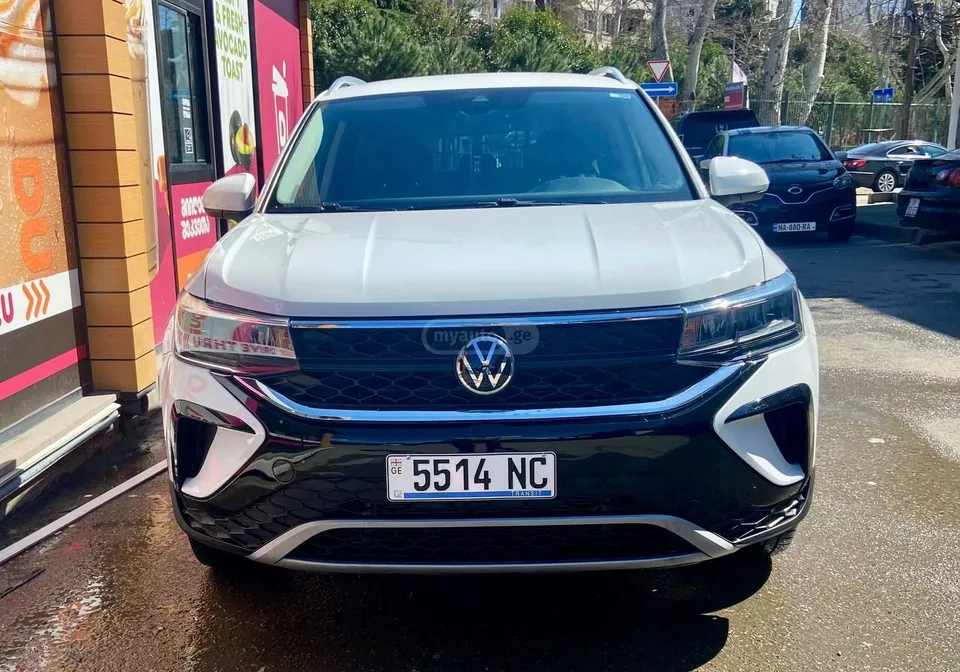Volkswagen Taos SE 2022 — фото 1, купить с доставкой в Москву