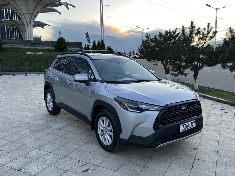 Toyota CorollaCross 2024 — фото 1, купить с доставкой в Москву
