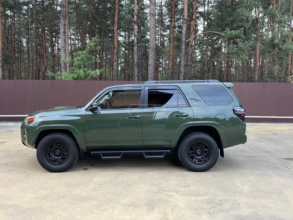 Toyota 4 Runner TRD Off Road 4dr 4x4 Automatic 2022 — миниатюра 2