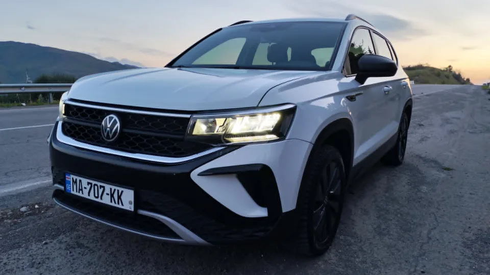 Volkswagen Taos 2022 — фото 1, купить с доставкой в Москву