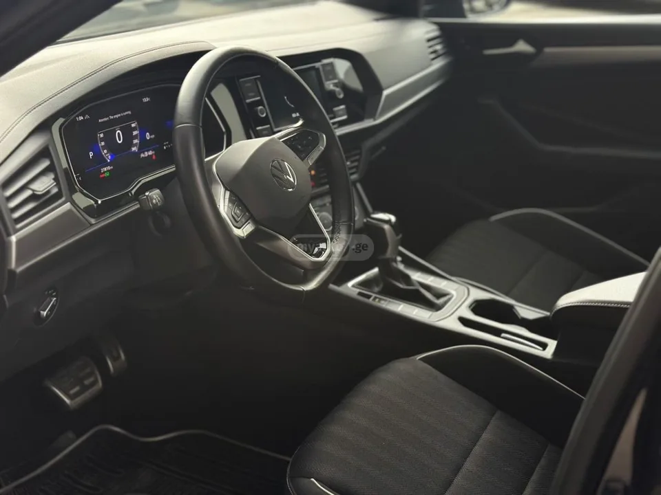 Volkswagen Jetta sport 2023 — миниатюра 3