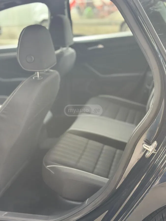 Volkswagen Jetta sport 2023 — миниатюра 5