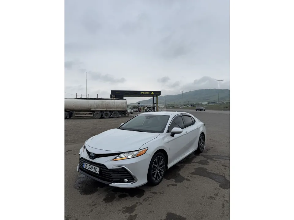 Toyota Camry 2022 — фото 1, купить с доставкой в Москву