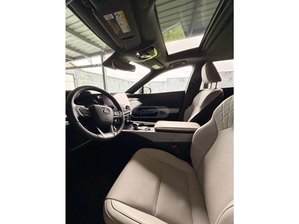 Lexus RX 350 Premium 4dr 4x2 Automatic 2024 — миниатюра 5