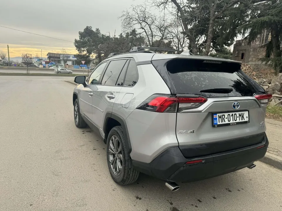 Toyota RAV4 2024 — миниатюра 3