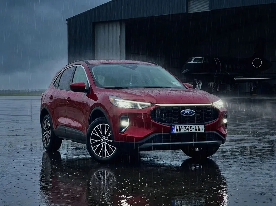Ford Escape plug in 2024 — фото 1, купить с доставкой в Москву