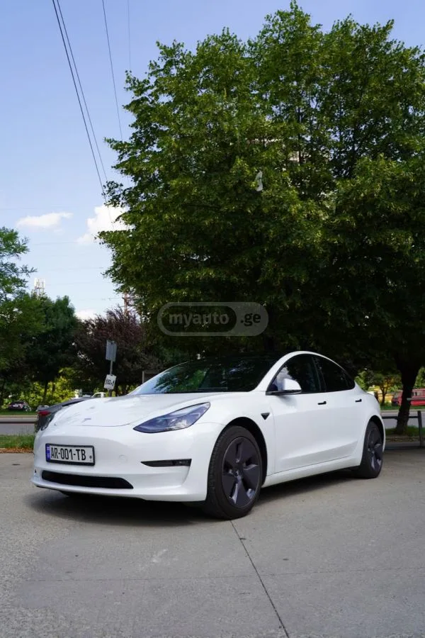 Tesla Model 3 2023 — миниатюра 3