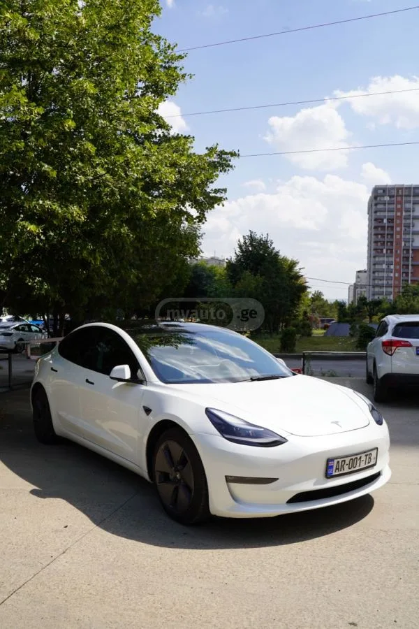 Tesla Model 3 2023 — фото 1, купить с доставкой в Москву