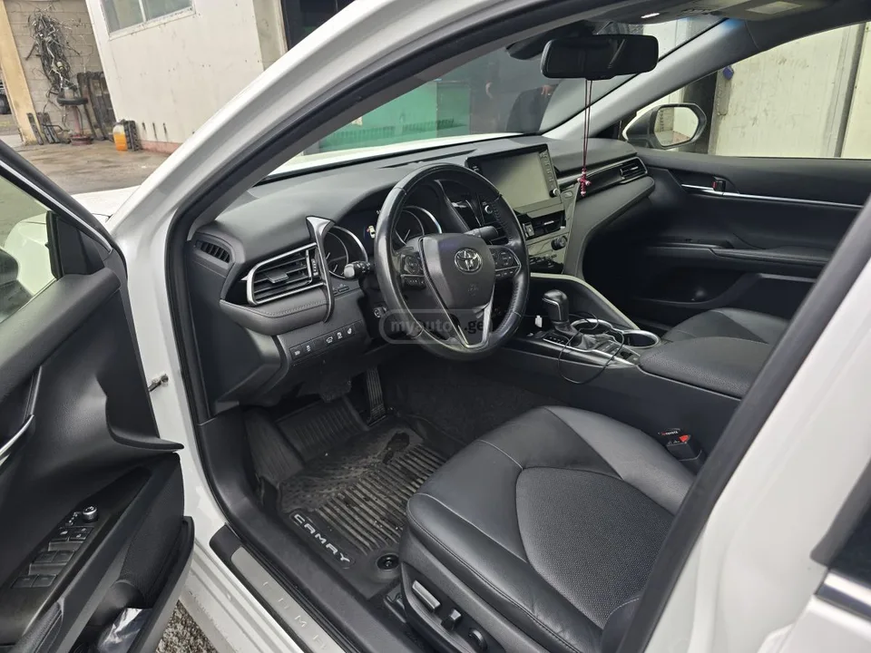 Toyota Camry 2022 — миниатюра 3
