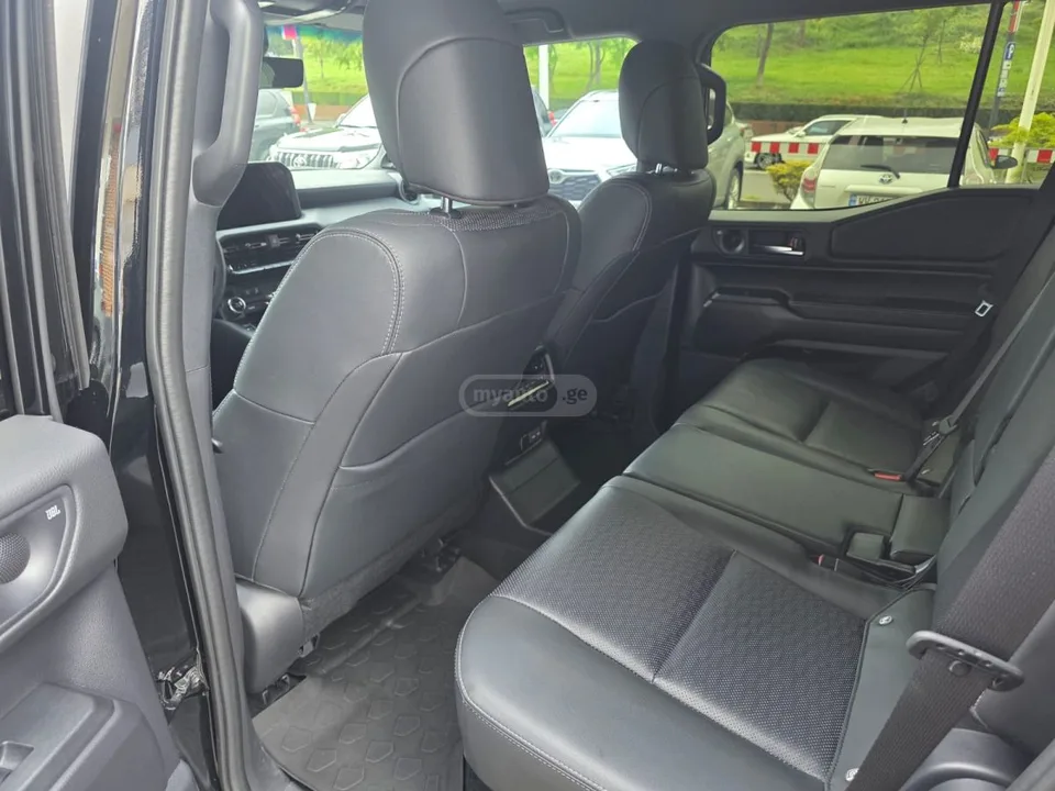 Toyota Land Cruiser Prado 2024 — миниатюра 5