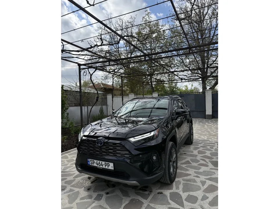 Toyota RAV4 Limited 4dr Front-Wheel Drive 2023 — фото 1, купить с доставкой в Москву