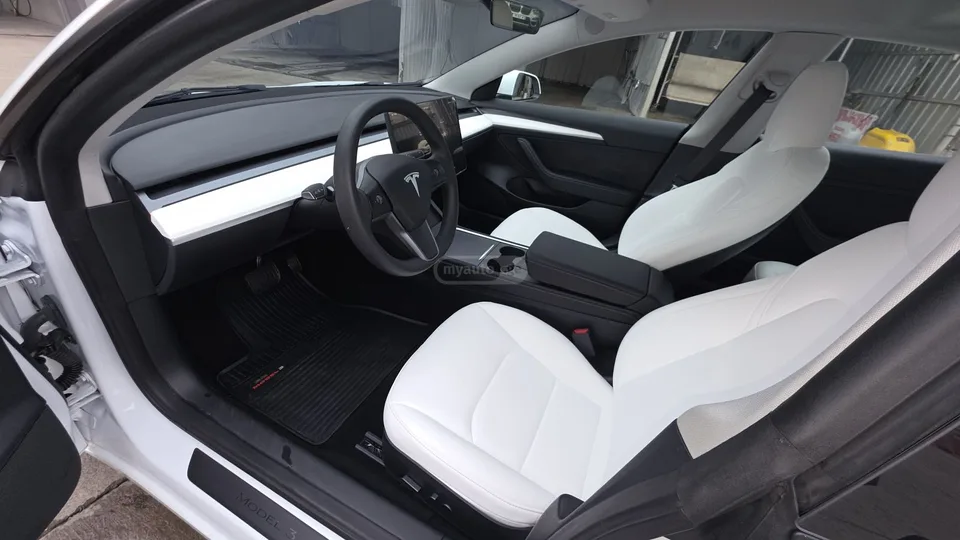 Tesla Model 3 2023 — миниатюра 3