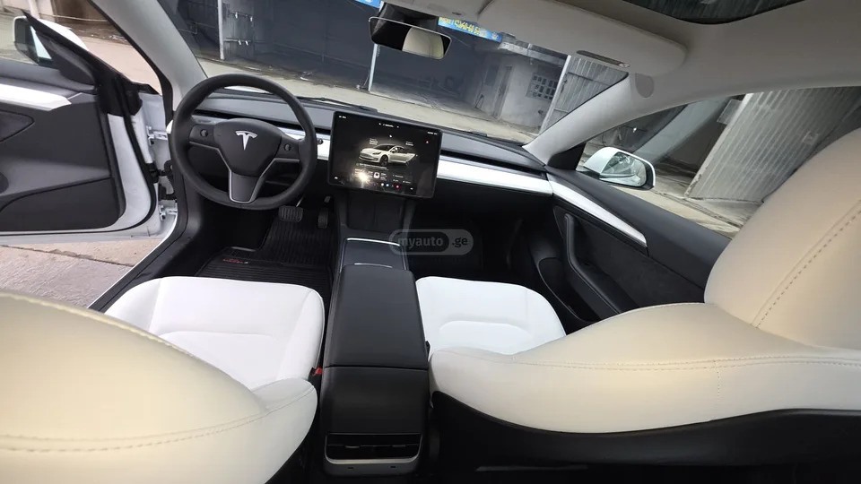 Tesla Model 3 2023 — миниатюра 5