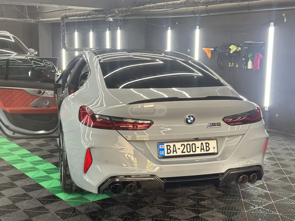 BMW M8 2023 — миниатюра 4