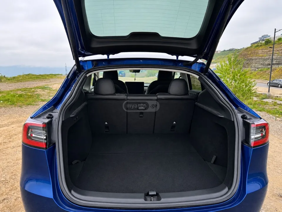 Tesla Model Y LONG RANGE DUAL MOTOR 2023 — миниатюра 4