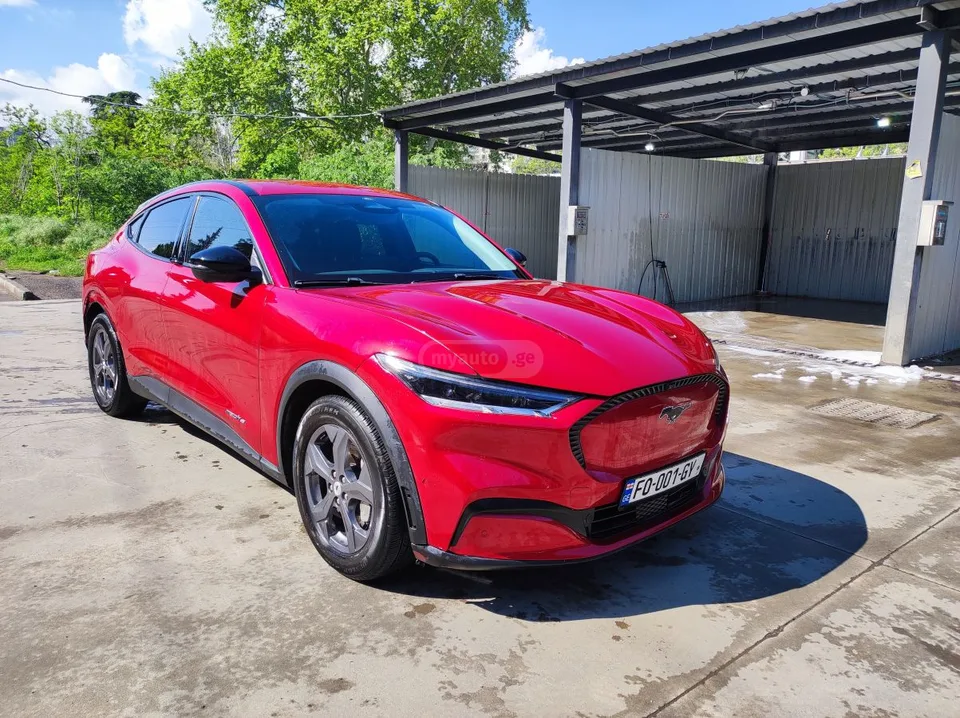 Ford Mustang Mach-E 2023 — фото 1, купить с доставкой в Москву