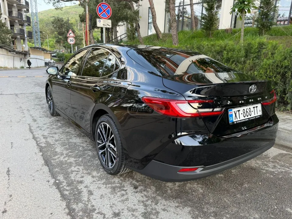 Toyota Camry 2025 — миниатюра 5