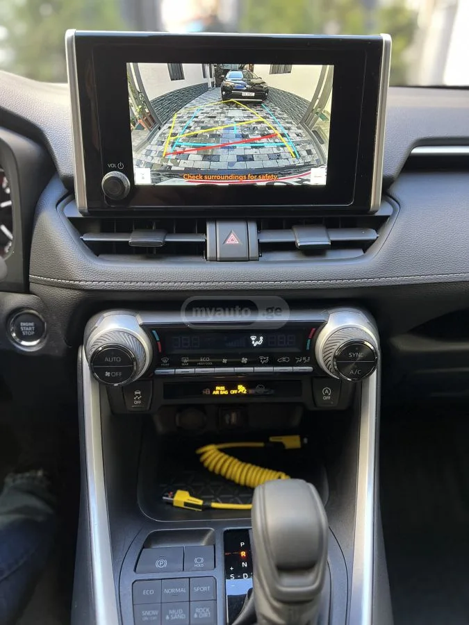 Toyota RAV4 XLE 4x4 2025 — миниатюра 3