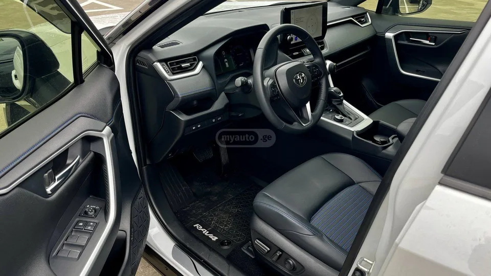 Toyota RAV4 2025 — миниатюра 2