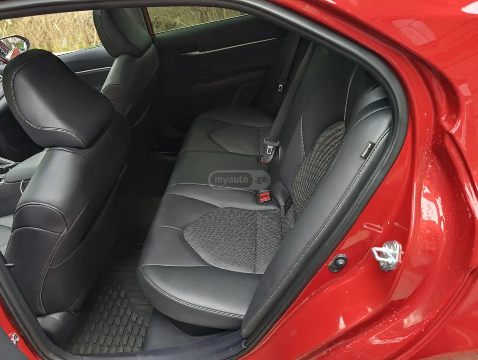 Toyota Camry XSE 4dr Sedan CVT 2023 — миниатюра 2