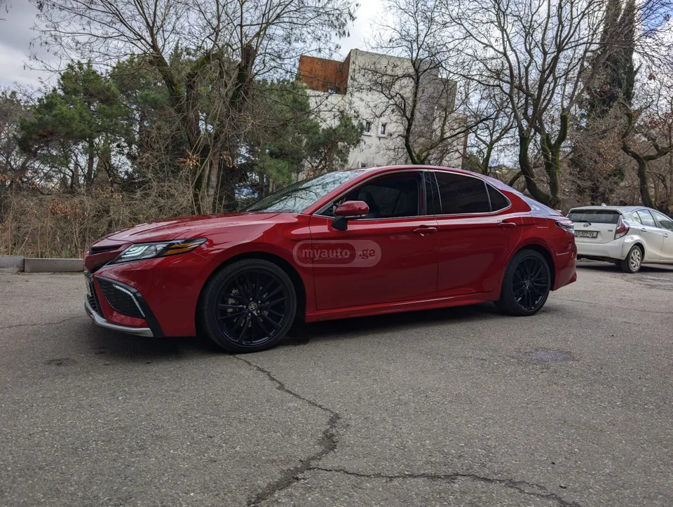 Toyota Camry XSE 4dr Sedan CVT 2023 — фото 1, купить с доставкой в Москву