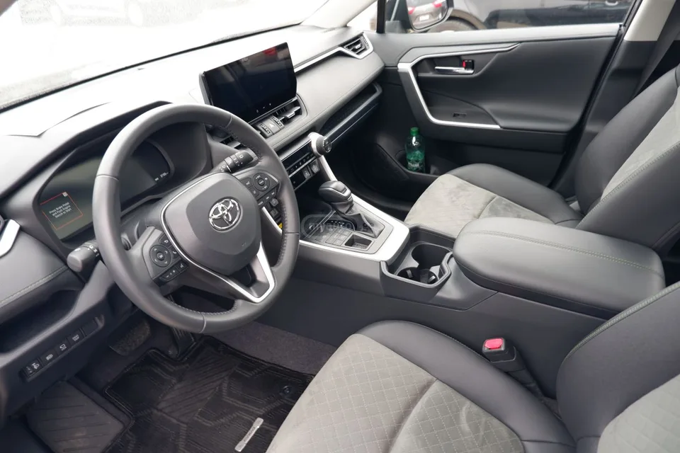 Toyota RAV4 2024 — миниатюра 3