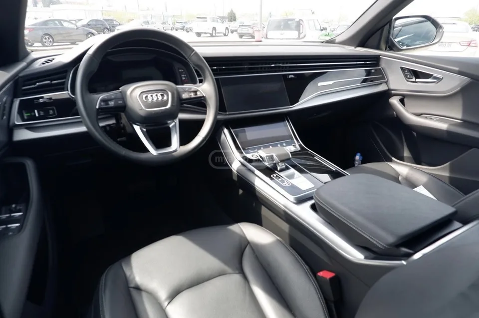 Audi SQ8 2025 — фото 1, купить с доставкой в Москву