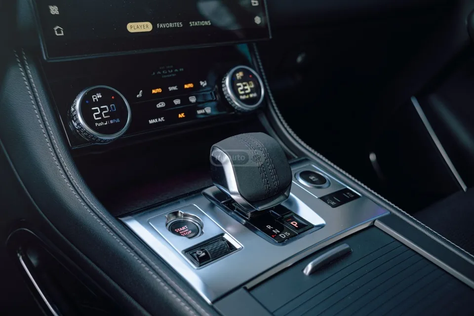 Jaguar F-Pace 2022 — миниатюра 4