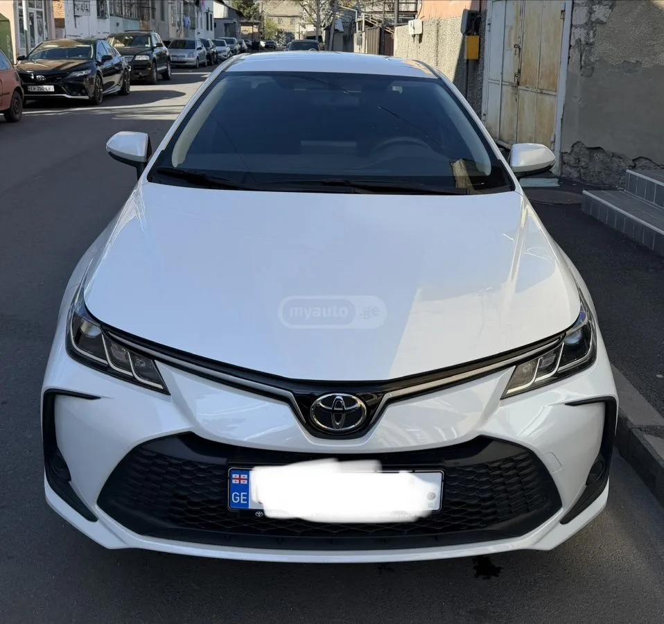 Toyota Corolla 2024 — фото 1, купить с доставкой в Москву