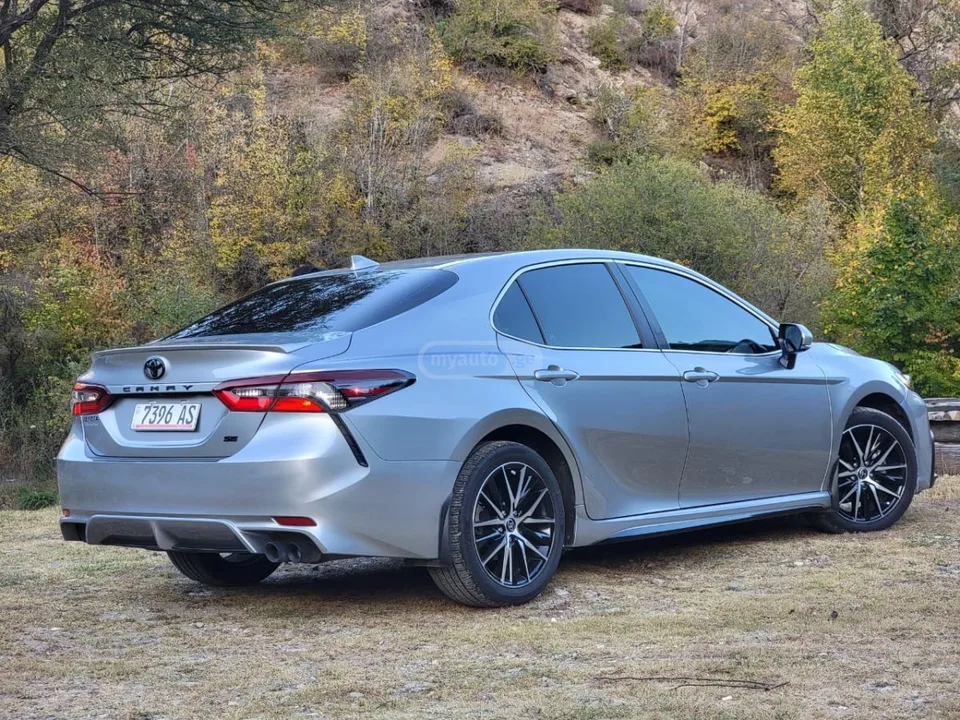 Toyota Camry 2023 — миниатюра 2