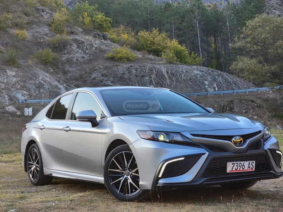 Toyota Camry 2023 — миниатюра 4