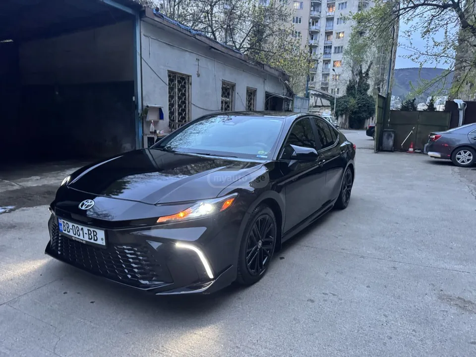 Toyota Camry 2025 — миниатюра 2
