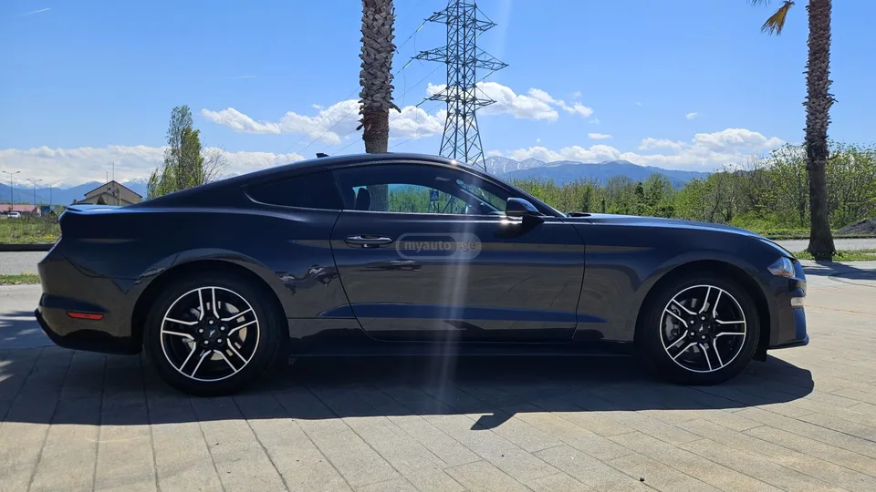 Ford Mustang 2022 — миниатюра 5