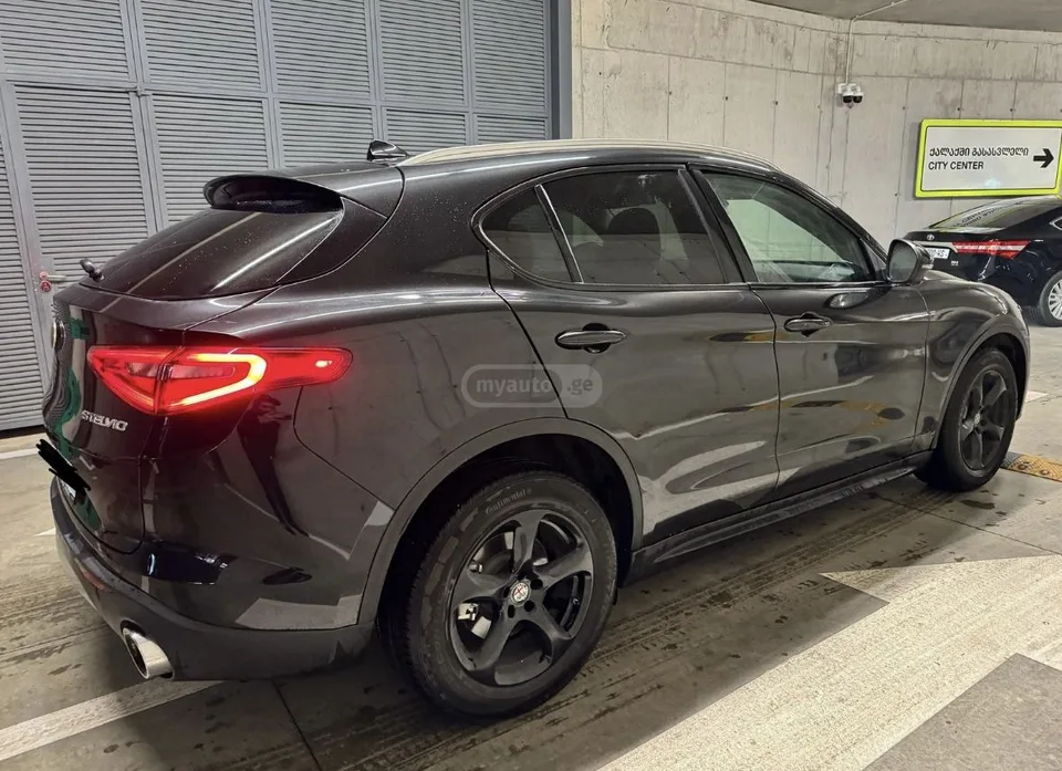 Alfa Romeo Stelvio 2022 — миниатюра 2