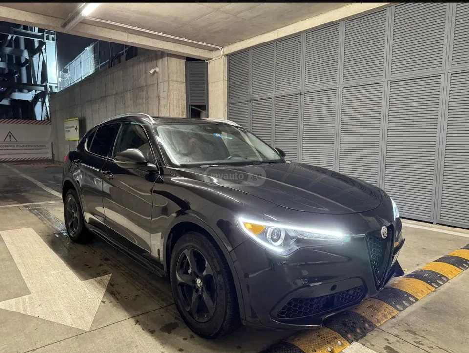 Alfa Romeo Stelvio 2022 — миниатюра 3