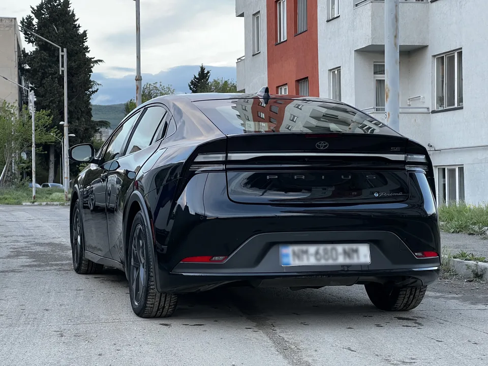 Toyota Prius Prime 2023 — миниатюра 2