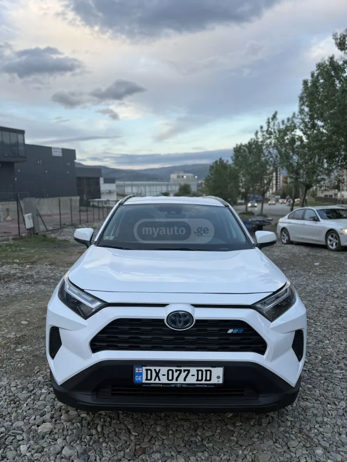 Toyota RAV4 XLE 4dr All Wheel Drive CVT 2024 — фото 1, купить с доставкой в Москву