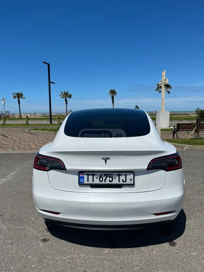 Tesla Model 3 2023 — миниатюра 4