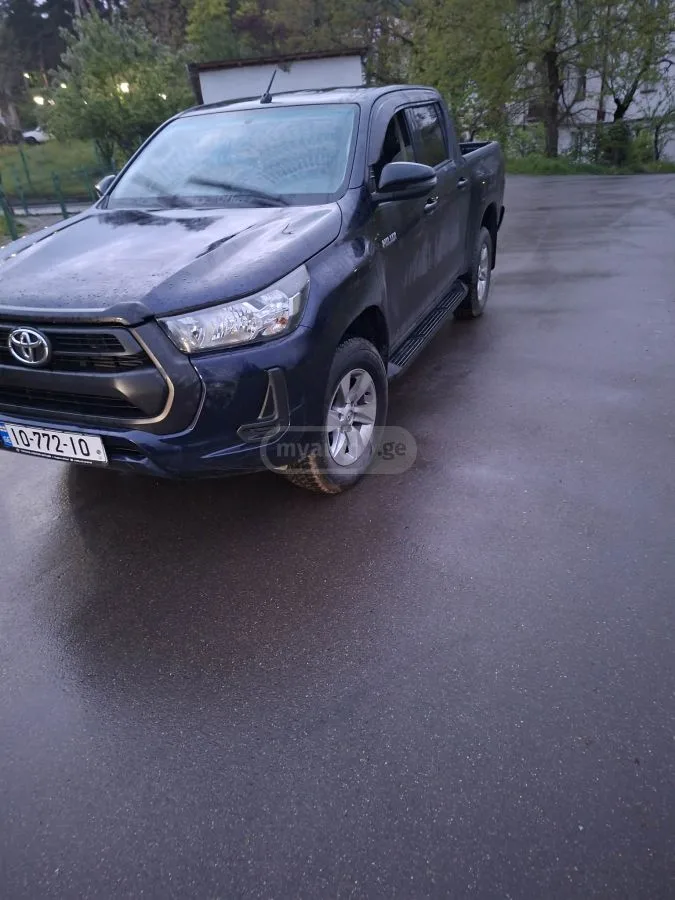 Toyota Hilux 2023 — миниатюра 3