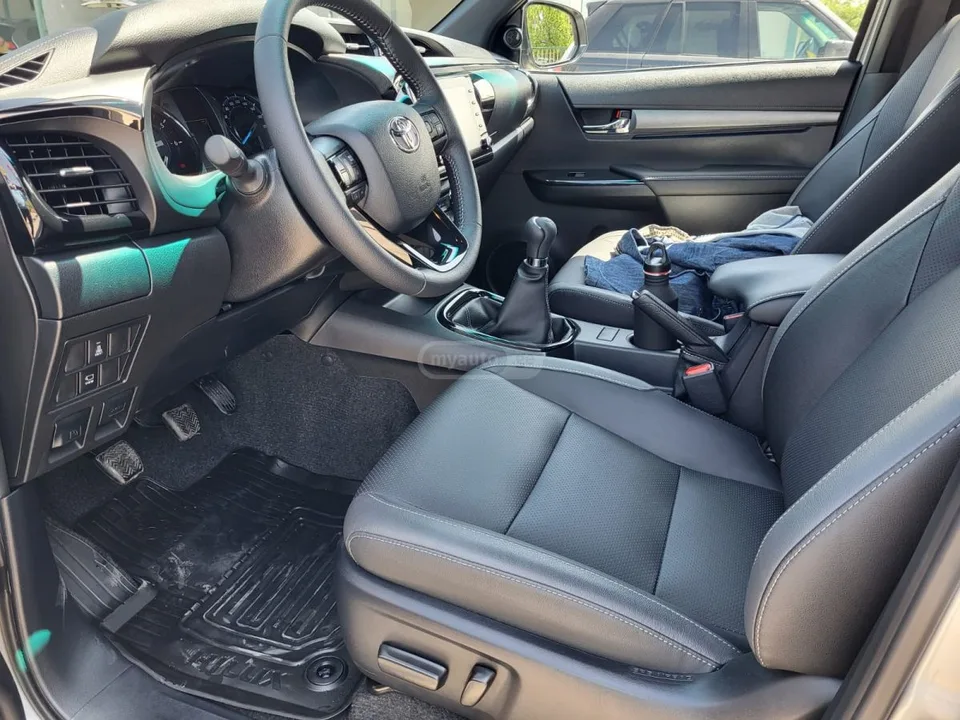 Toyota Hilux 2022 — миниатюра 3