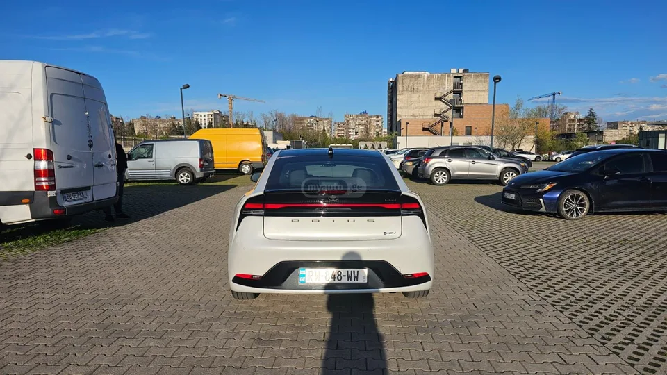 Toyota Prius LTD 2024 — миниатюра 2